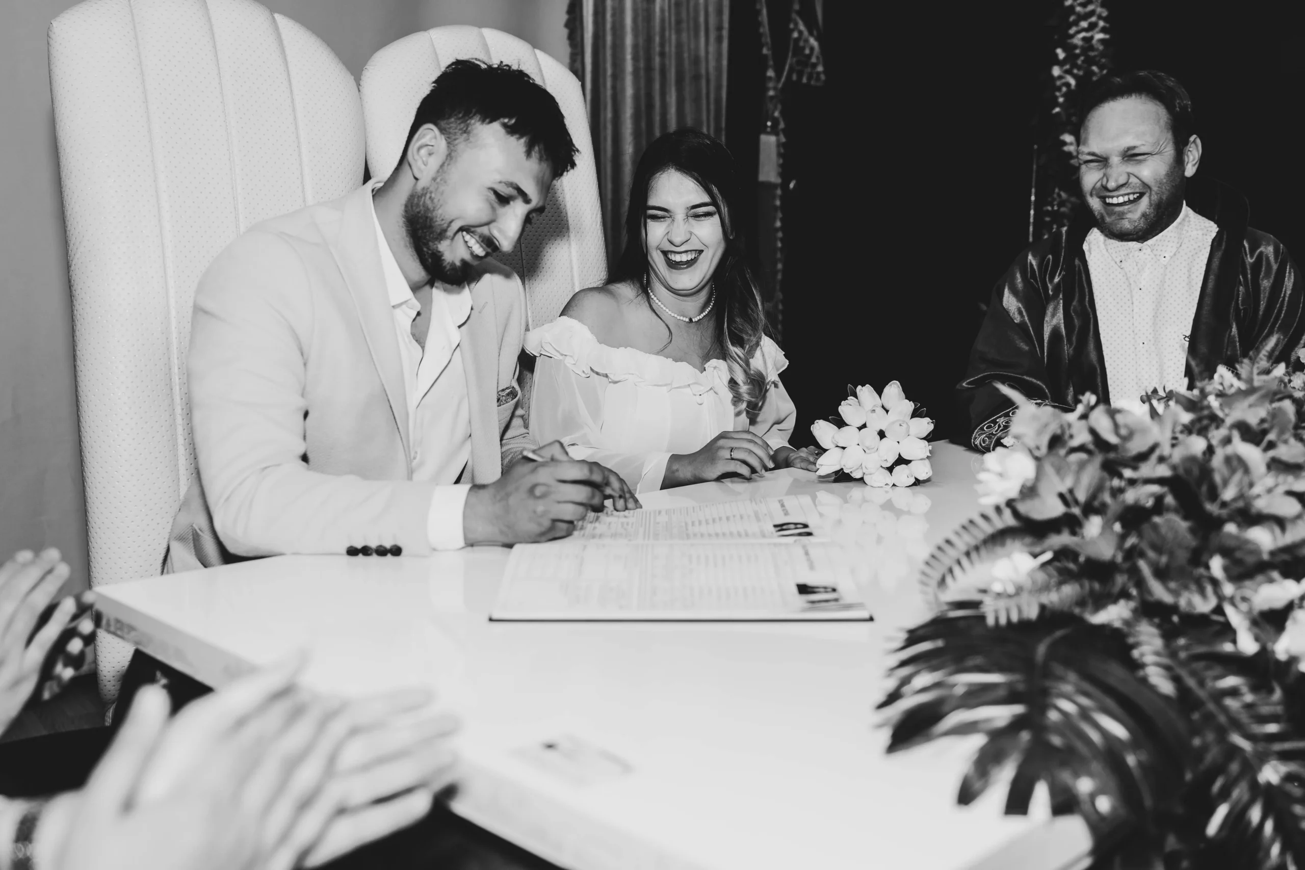 Nikah Masasında bir çift